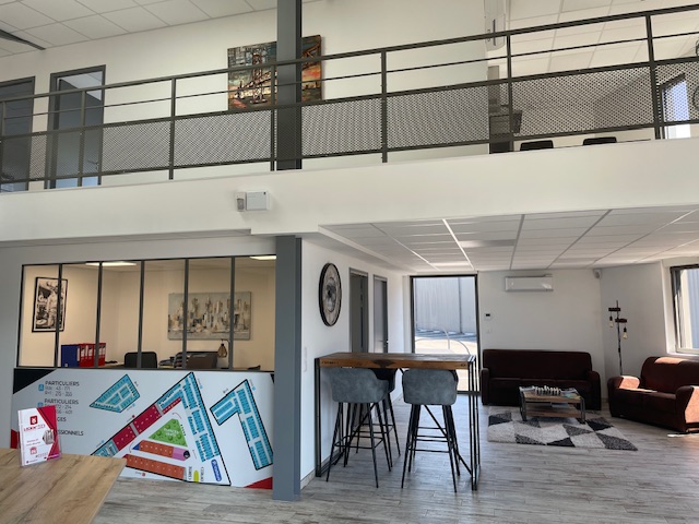 Photo de l'espace d'accueil et d'accès aux salles de Réunion et bureaux de Lockn'box